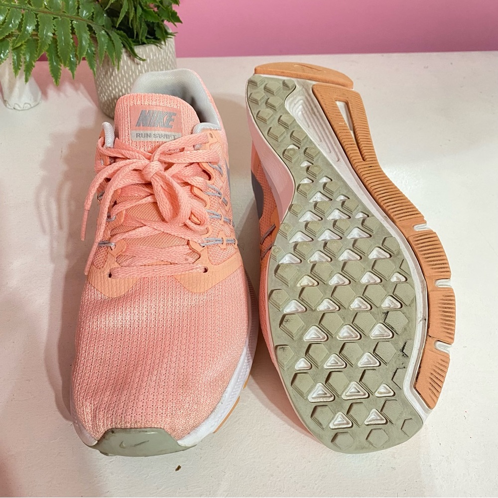 EUC •NIKE RUN SWIFT• - Picture 5 of 6